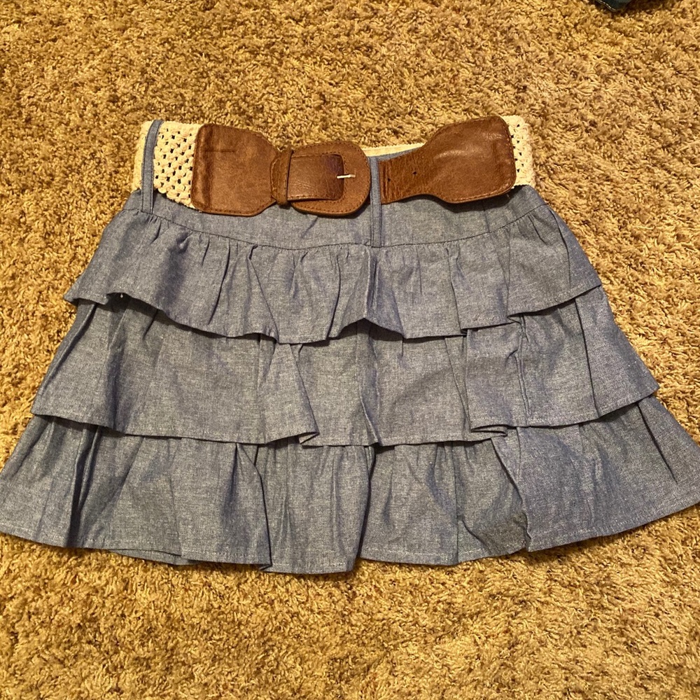 Body Central Ruffled Skirt Size Small w/ Cute Belt